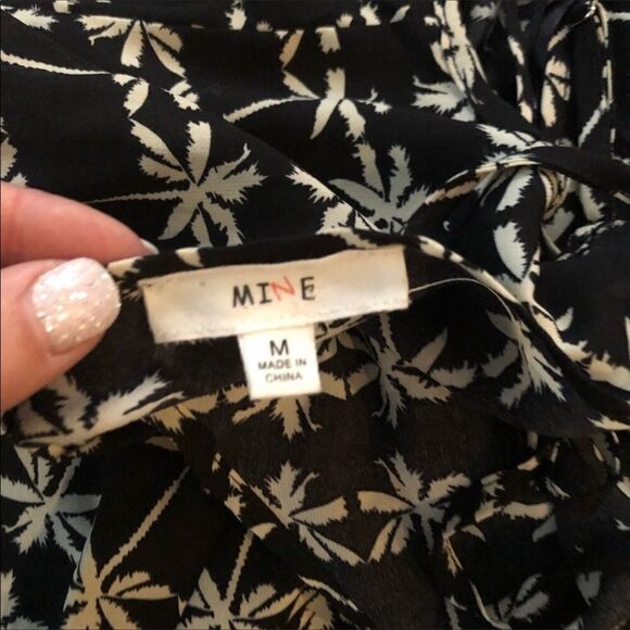 Black Palm Tree Shorts Romper MEDIUM - Picture 6 of 7